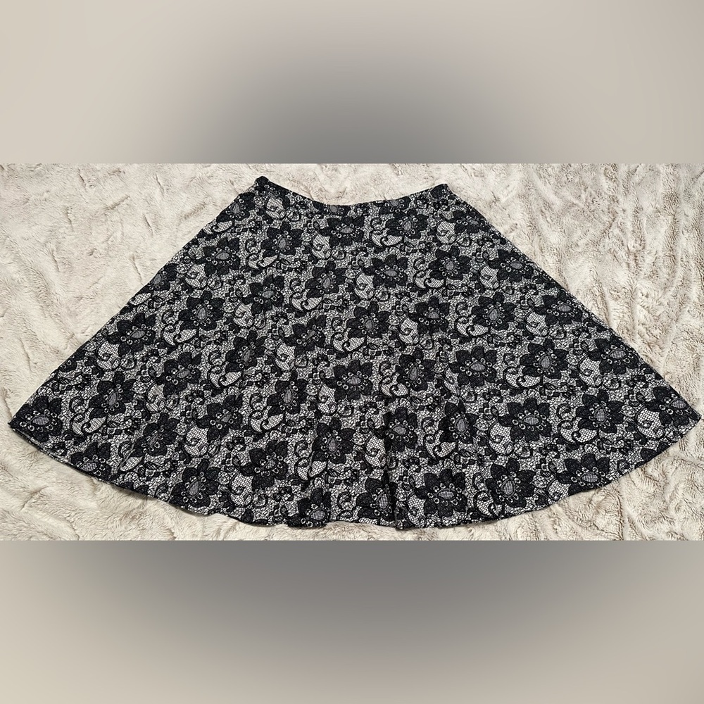 Grace Floral Lace Pattern A-Line Skirt - Picture 6 of 9